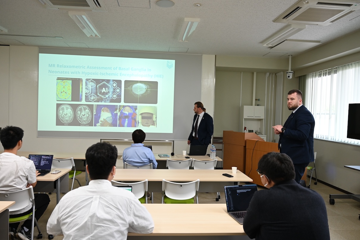 オストラバ工科大学の研究者のラボ訪問